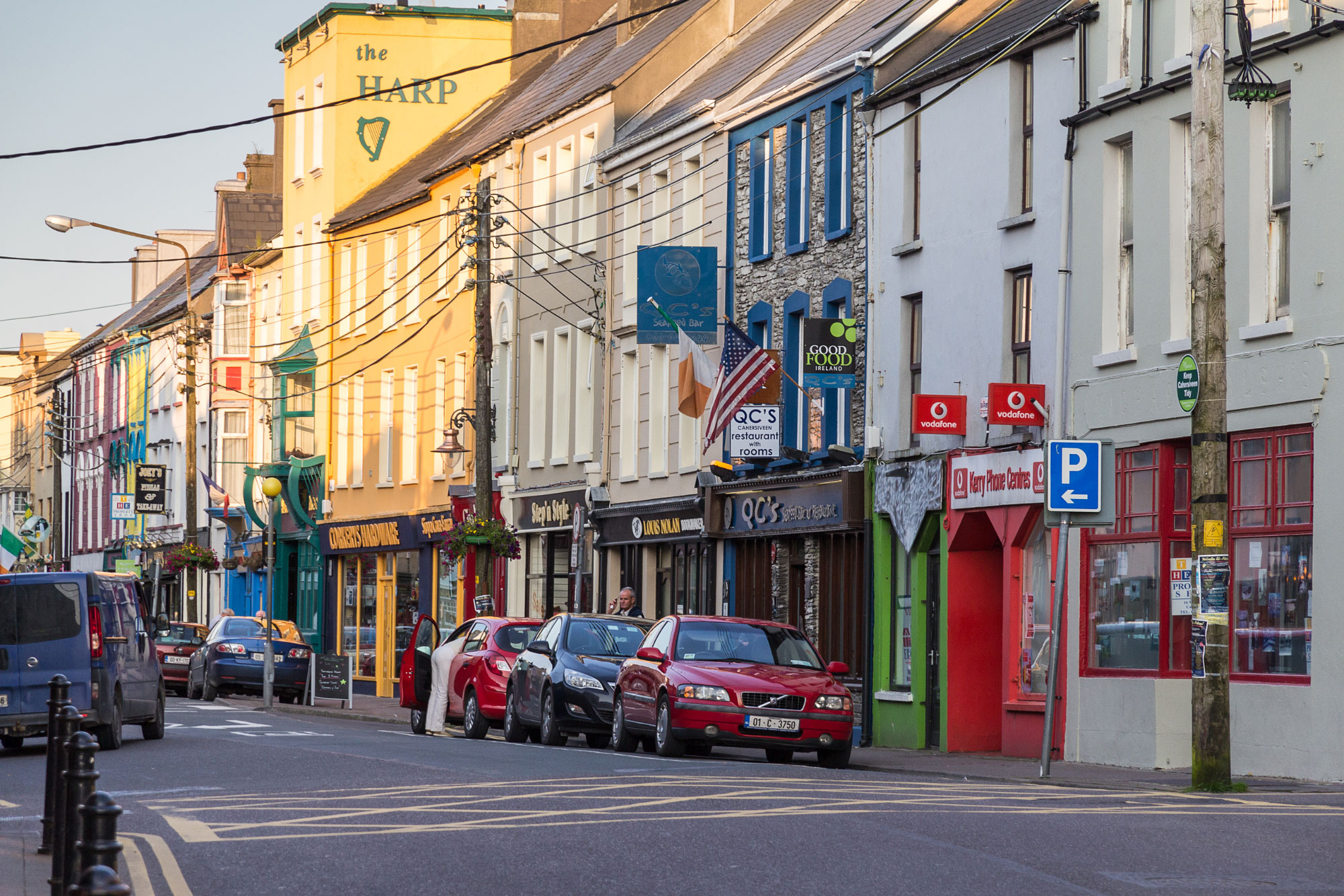 Cahersiveen (Photo License CC-BY-SA-4.0)